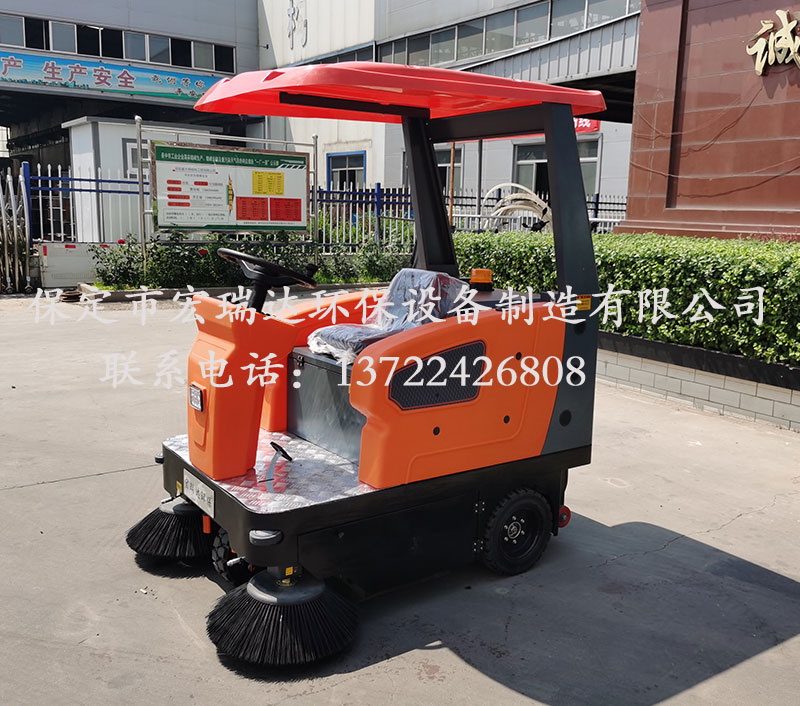 HRD-1450半封閉駕駛式掃地車(chē) HRD-1450半封閉駕駛式掃地車(chē)