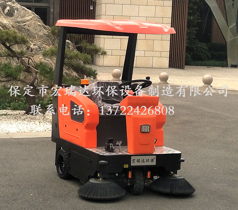 HRD-1450半封閉駕駛式掃地車(chē) HRD-1450半封閉駕駛式掃地車(chē)
